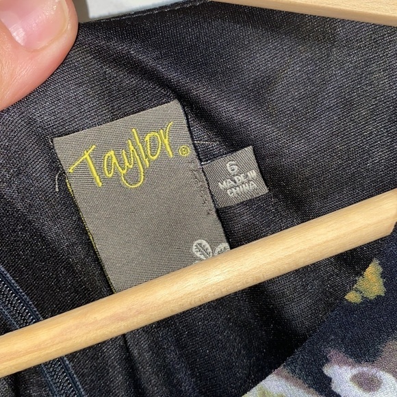 Taylor abstract‎ dress watercolor size 6 hidden back zipper - Picture 3 of 6